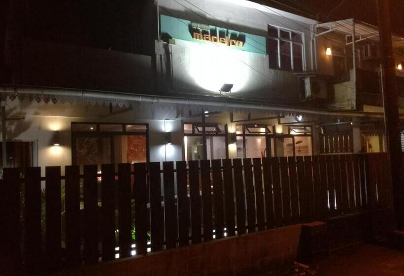 تختخواب و صبحانه Auberge Madelon