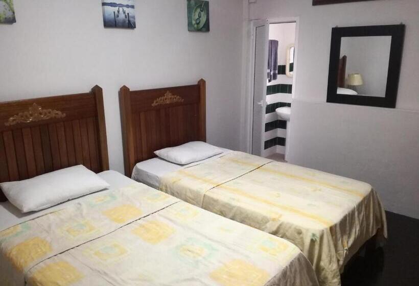 تختخواب و صبحانه Auberge Madelon