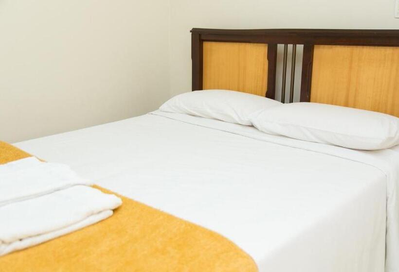 Отель Happy Inn