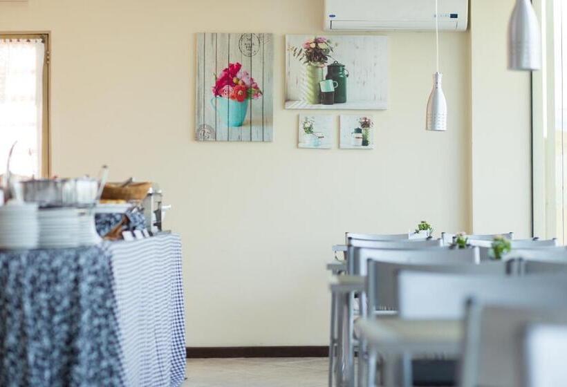 Отель Happy Inn