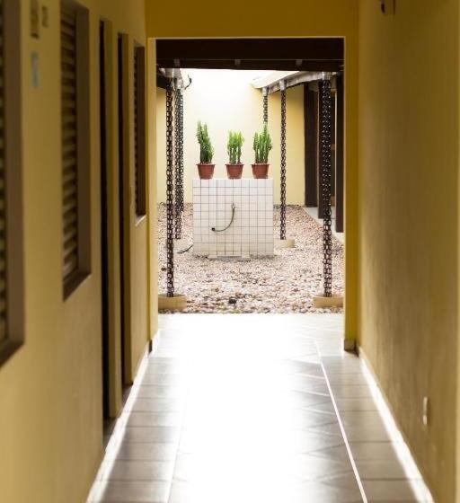 Отель Happy Inn