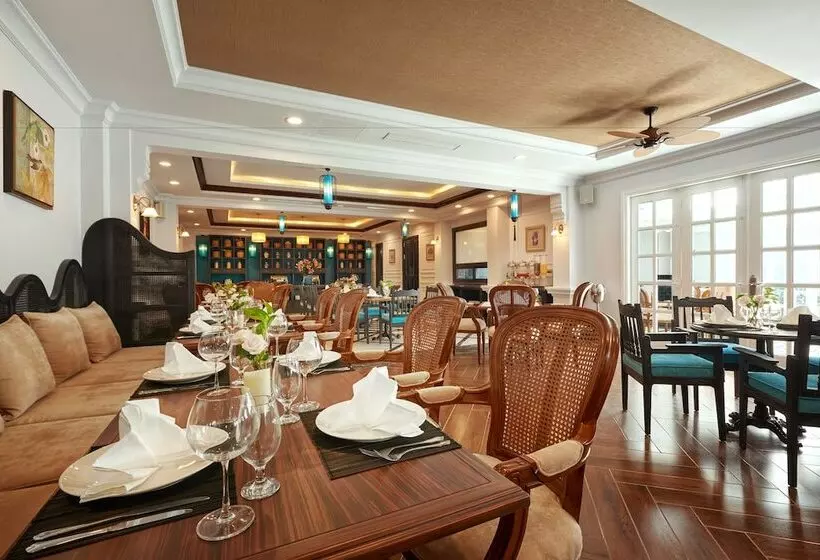 هتل Manoir Des Arts