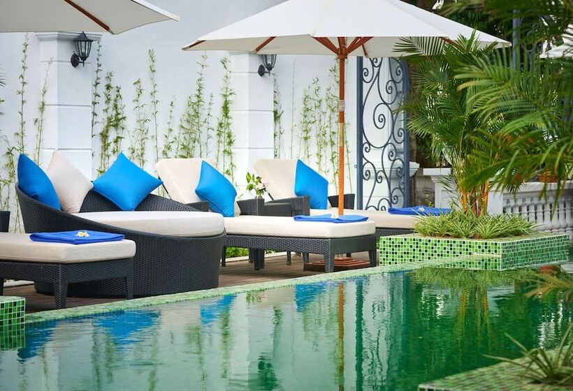 هتل Manoir Des Arts