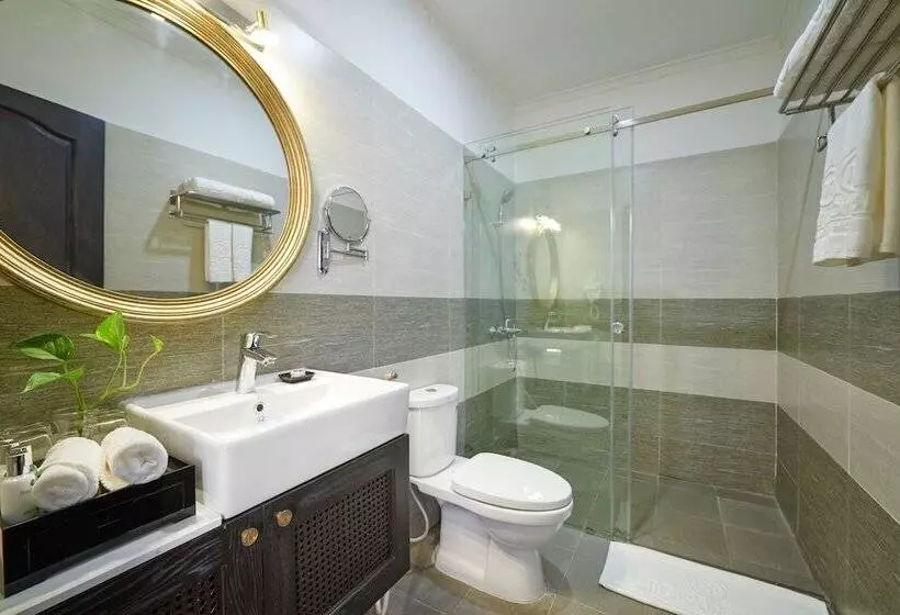 هتل Manoir Des Arts