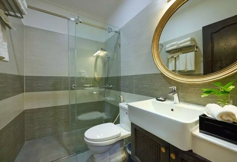 هتل Manoir Des Arts