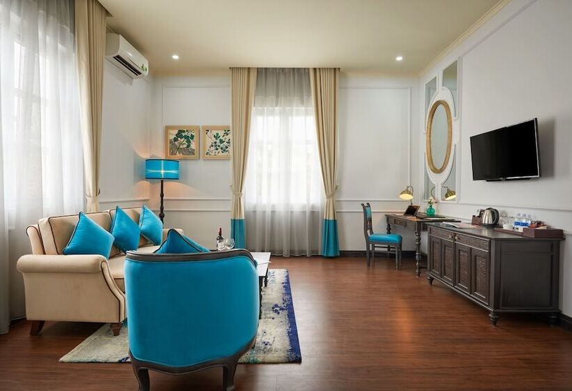 هتل Manoir Des Arts