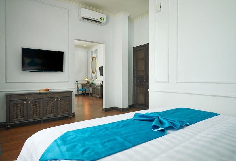 هتل Manoir Des Arts