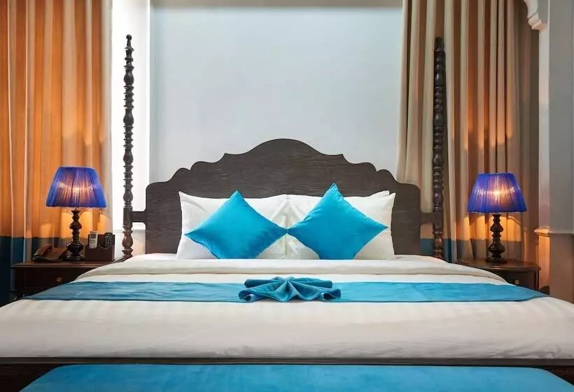 هتل Manoir Des Arts