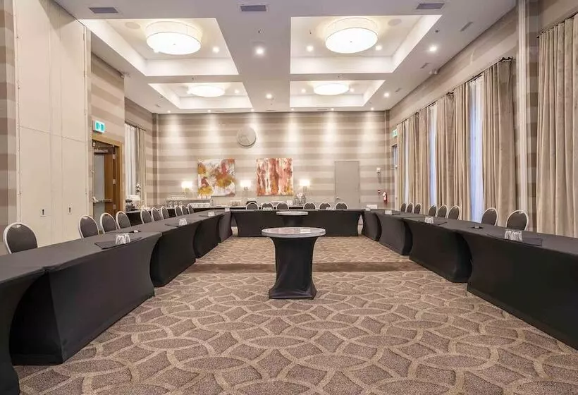 Sandman Hotel Hamilton