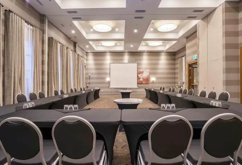 Sandman Hotel Hamilton