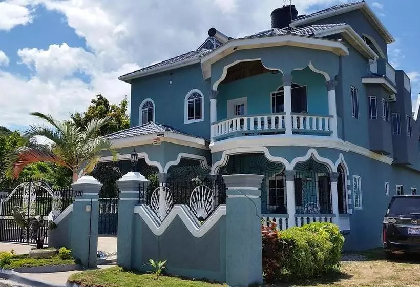 Bailey's Bed And Breakfast