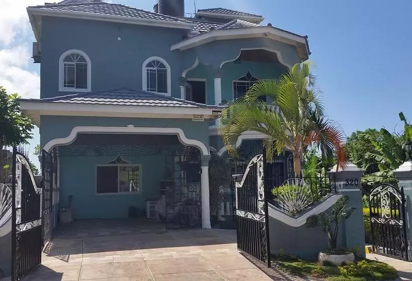 Bailey's Bed And Breakfast