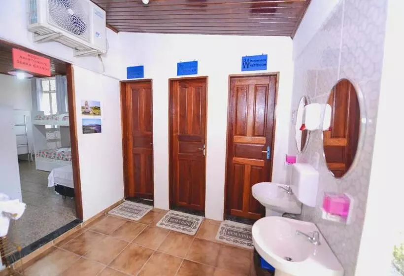 Hostel Caçari