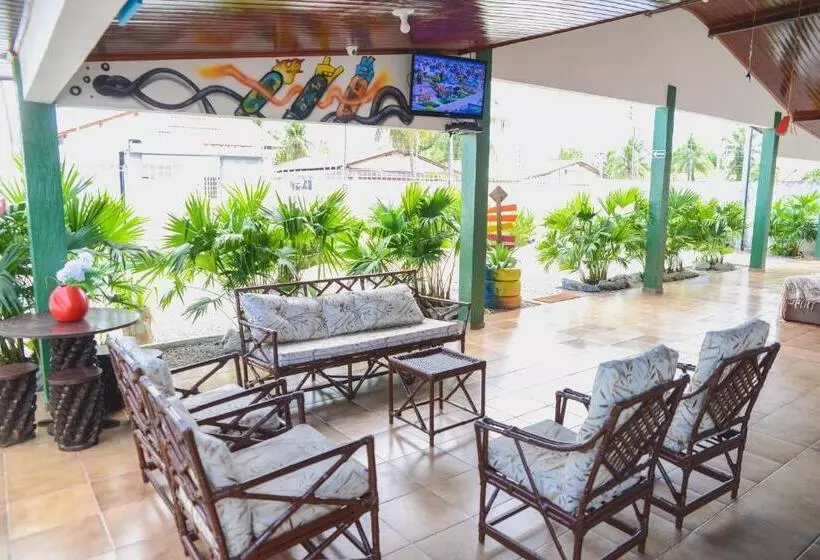 Hostel Caçari