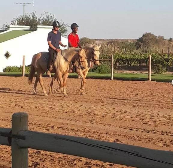 Hotelli Augrabies De Oude Stoor Guesthouse