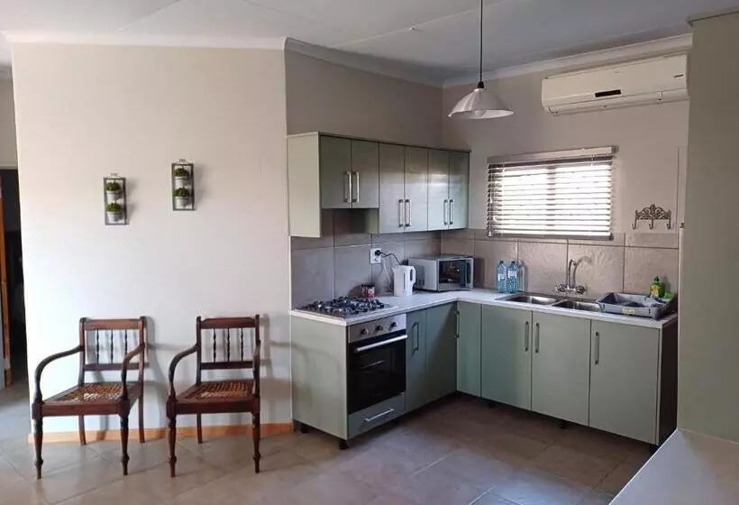 Hotelli Augrabies De Oude Stoor Guesthouse