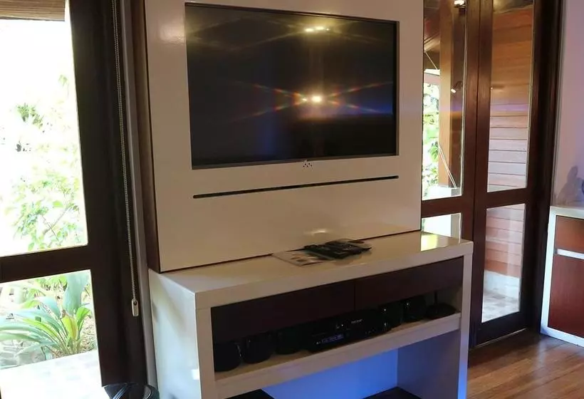 هتل Clive Garden Beach