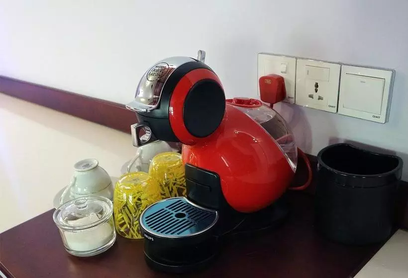 هتل Clive Garden Beach