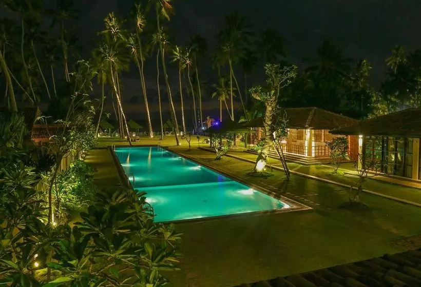 هتل Clive Garden Beach