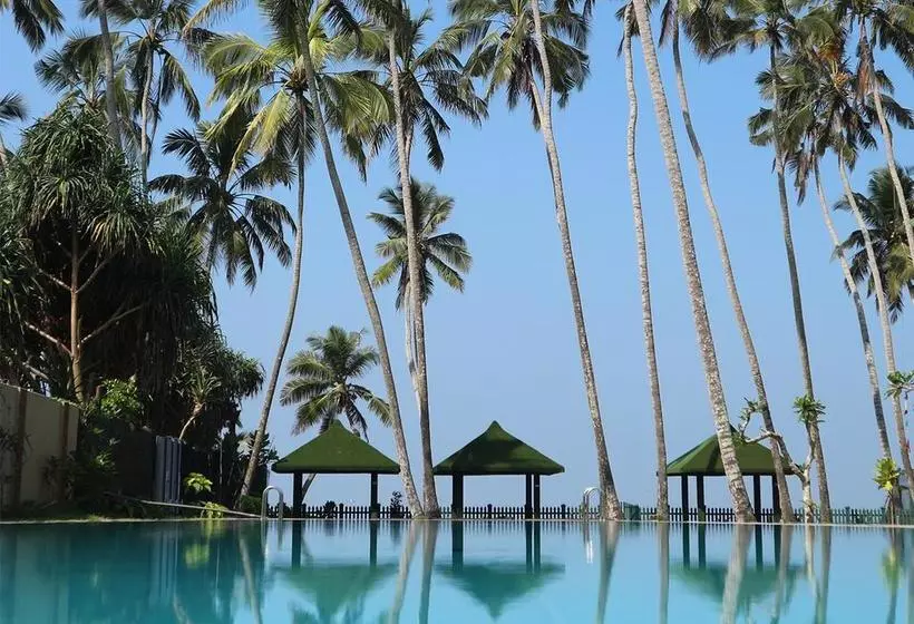 هتل Clive Garden Beach