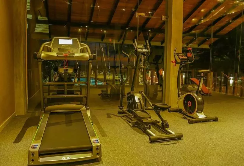 هتل Clive Garden Beach