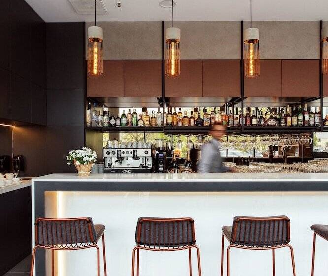 هتل Courtyard By Marriott Vilnius City Center