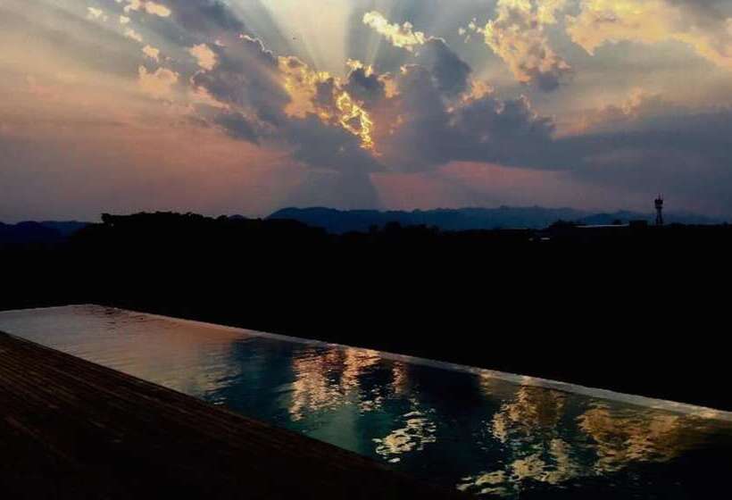 فندق Inchantreedoopool