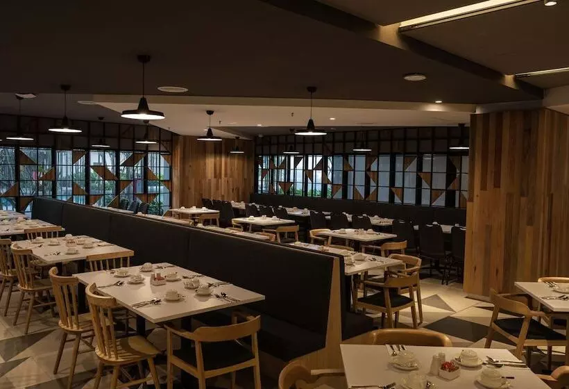ホテル Ramada By Wyndham Meridin Johor Bahru