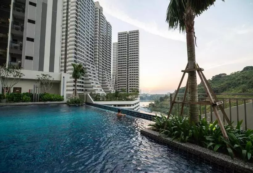 ホテル Ramada By Wyndham Meridin Johor Bahru