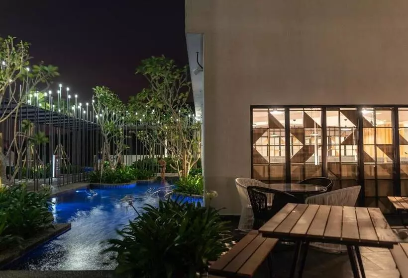 ホテル Ramada By Wyndham Meridin Johor Bahru