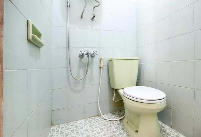 ホテル Reddoorz Syariah At Jalan Menteri Supeno