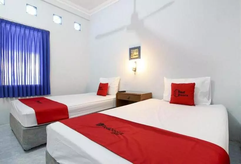 ホテル Reddoorz Syariah At Jalan Menteri Supeno