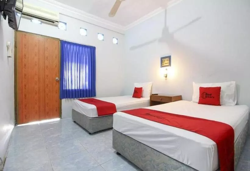 ホテル Reddoorz Syariah At Jalan Menteri Supeno