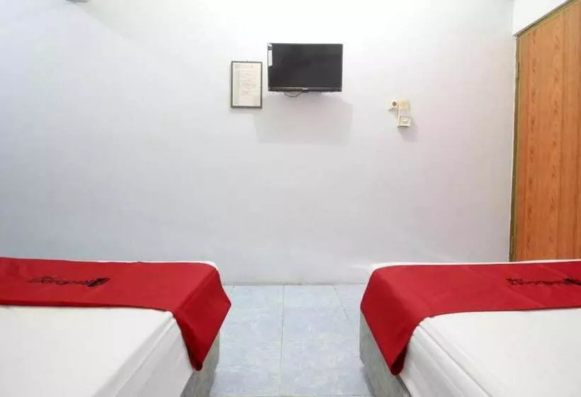 ホテル Reddoorz Syariah At Jalan Menteri Supeno