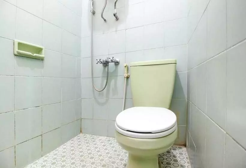 ホテル Reddoorz Syariah At Jalan Menteri Supeno