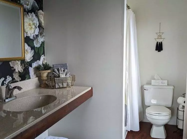 Stonewater Manor B&b