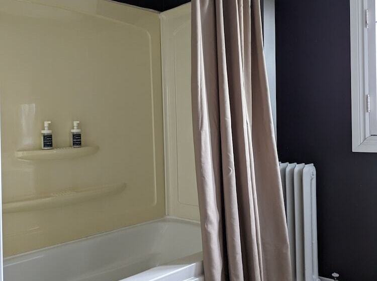 Stonewater Manor B&b