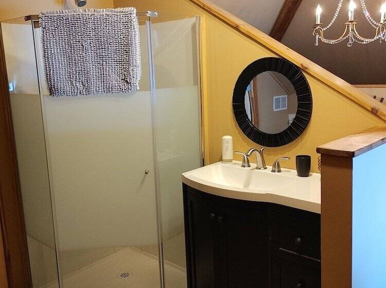 Stonewater Manor B&b