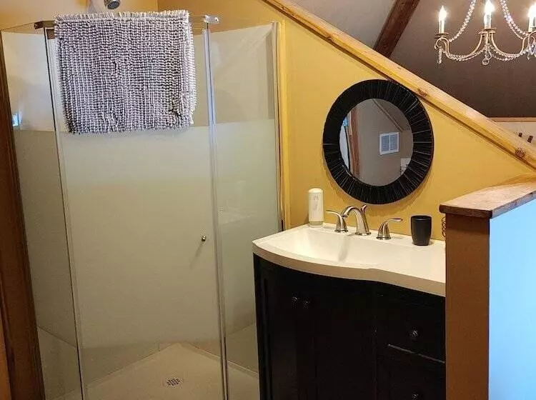 Stonewater Manor B&b