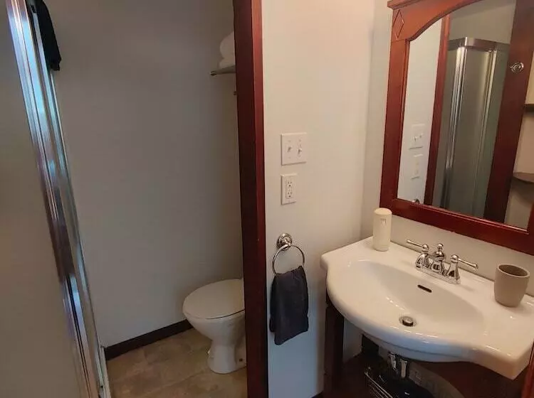 Stonewater Manor B&b