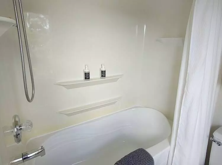 Stonewater Manor B&b