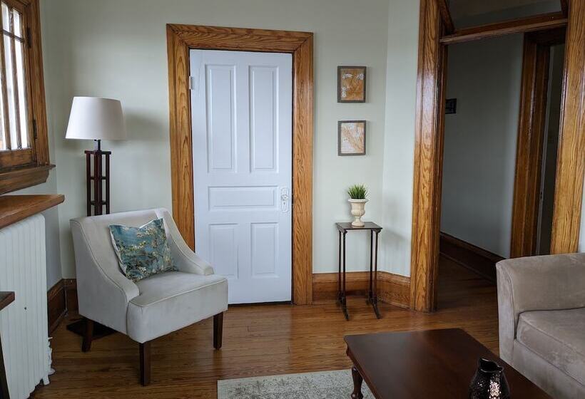 Stonewater Manor B&b