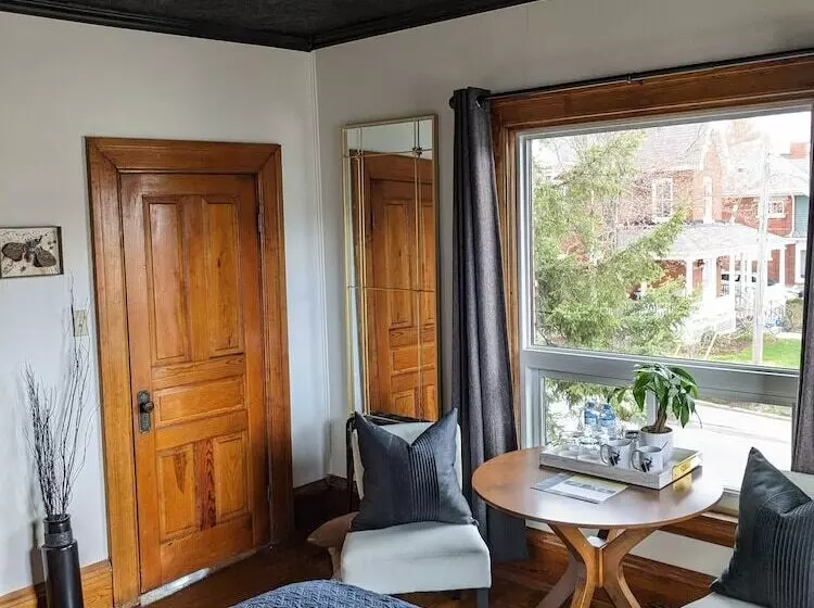 Stonewater Manor B&b