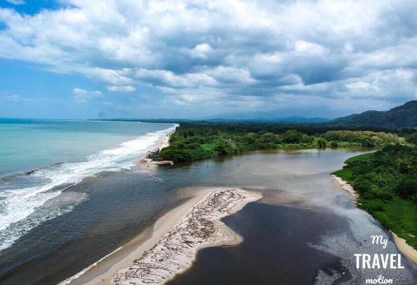 Общежитие Los Hermanos Beach Hostal