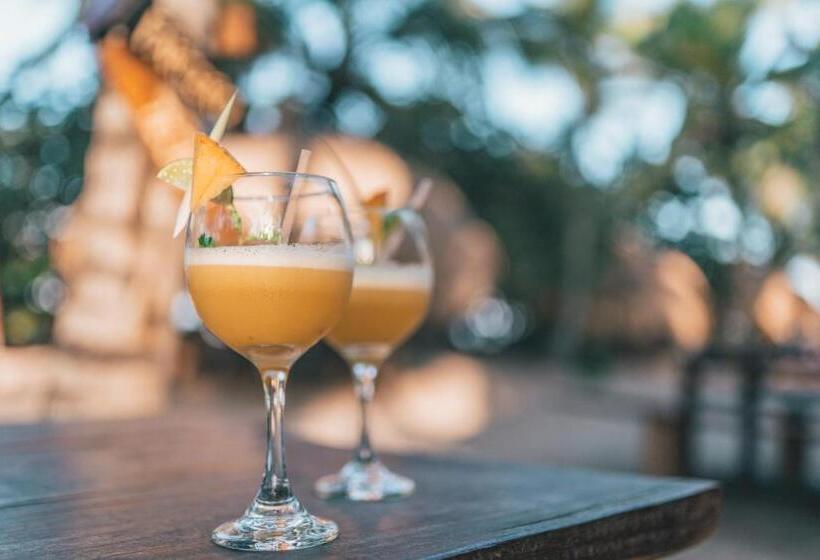 Общежитие Los Hermanos Beach Hostal