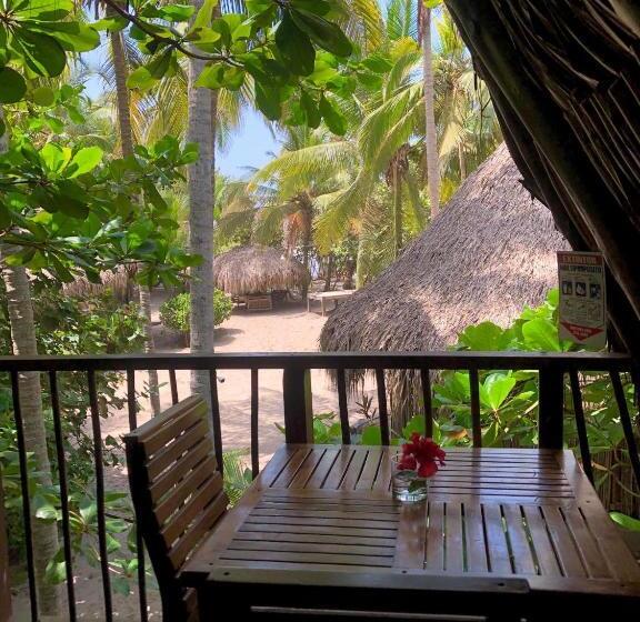 Общежитие Los Hermanos Beach Hostal