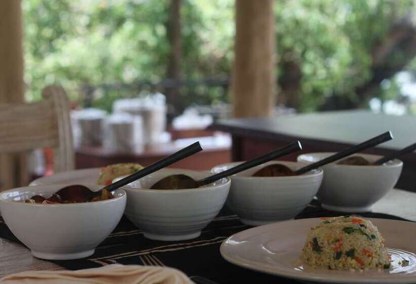 هتل Flameback Eco Lodge