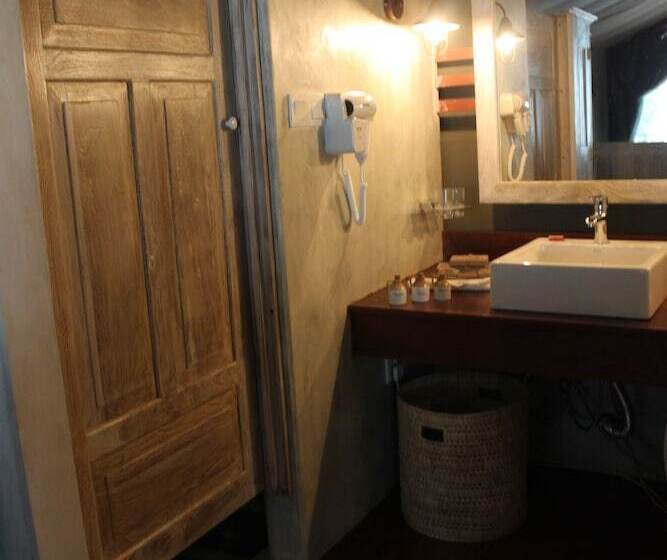 هتل Flameback Eco Lodge