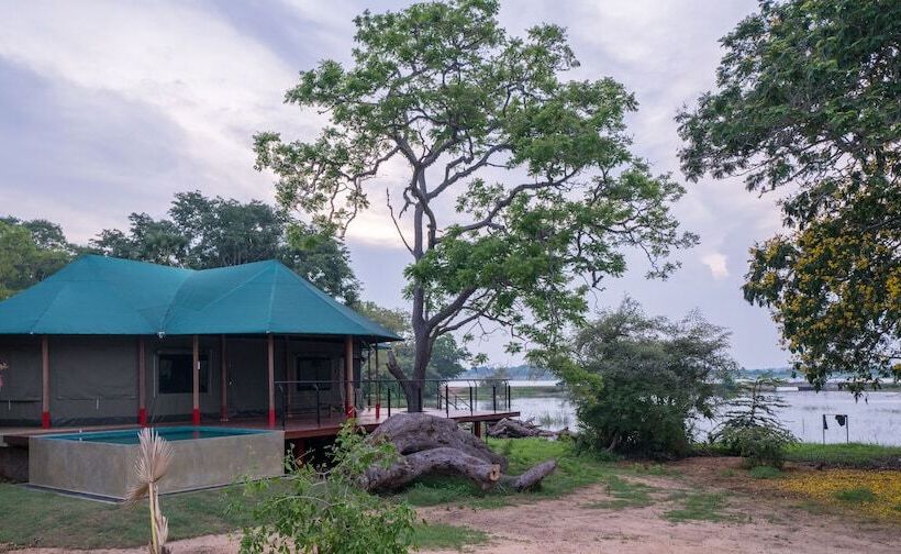 هتل Flameback Eco Lodge