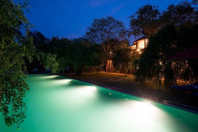 هتل Flameback Eco Lodge